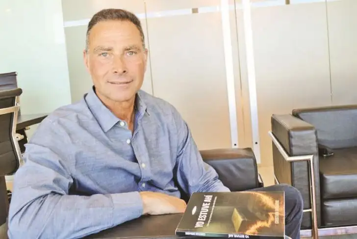 Cristian Debarre y su libro
