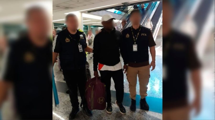 Cayó en Ezeiza el rompecorazones nigeriano