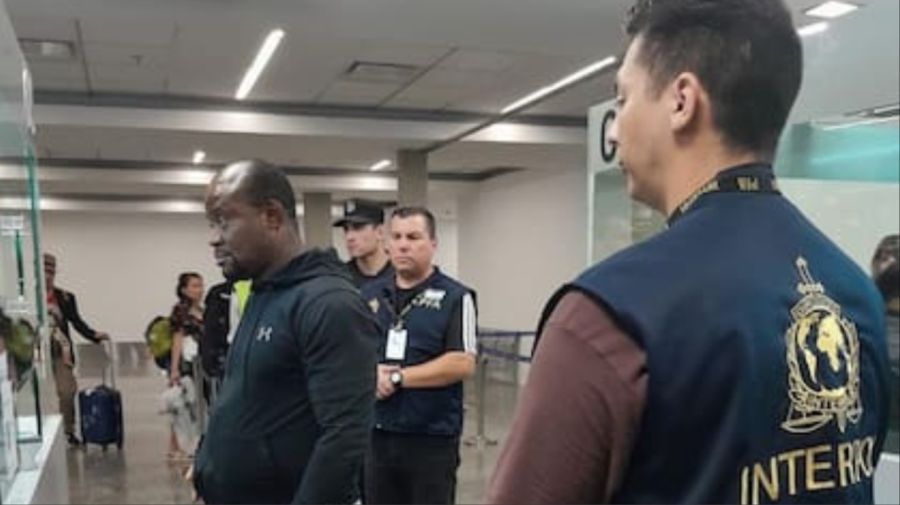 Cayó en Ezeiza el rompecorazones nigeriano