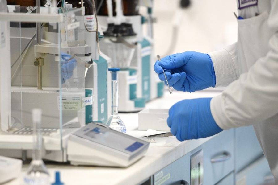 Anmat resolvió la inhibición preventiva de las actividades productivas de Laboratorios Polybius.