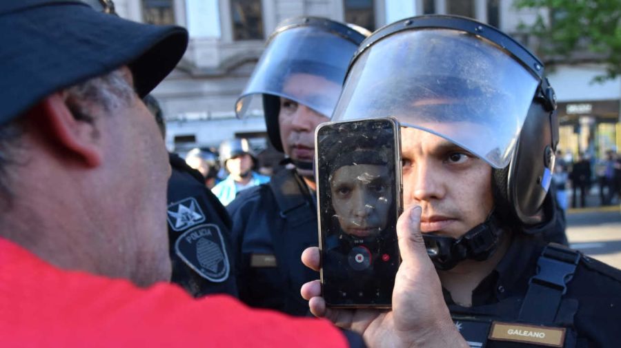 Marcha y protesta de jubilados en el congreso 20251008