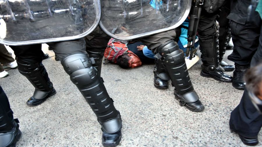 Marcha y protesta de jubilados en el congreso 20251008