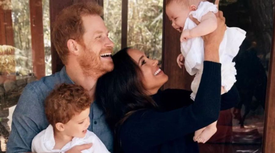 Rey Carlos, Meghan Markle, Príncipe Harry