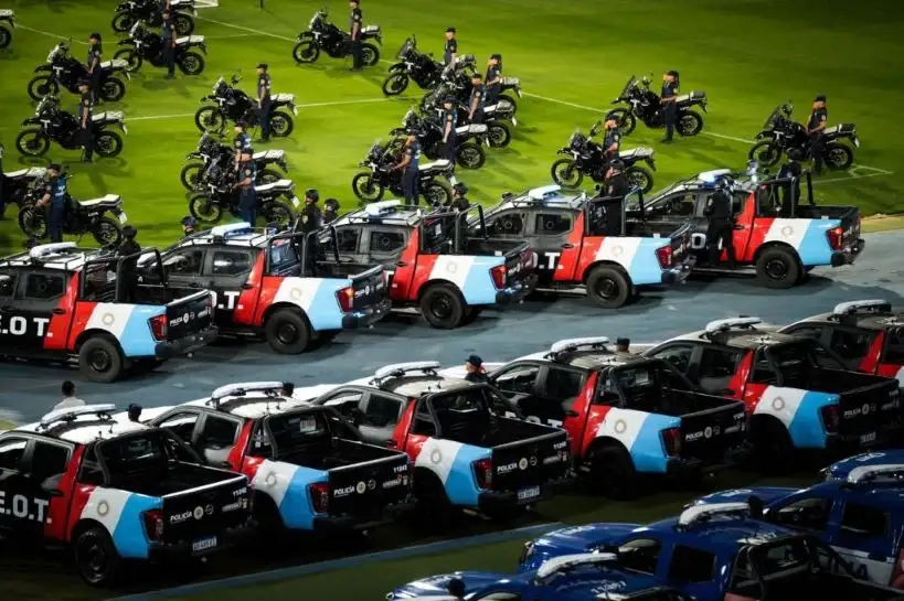 09-10-2025 Martín Llaryora inversión seguridad camionetas