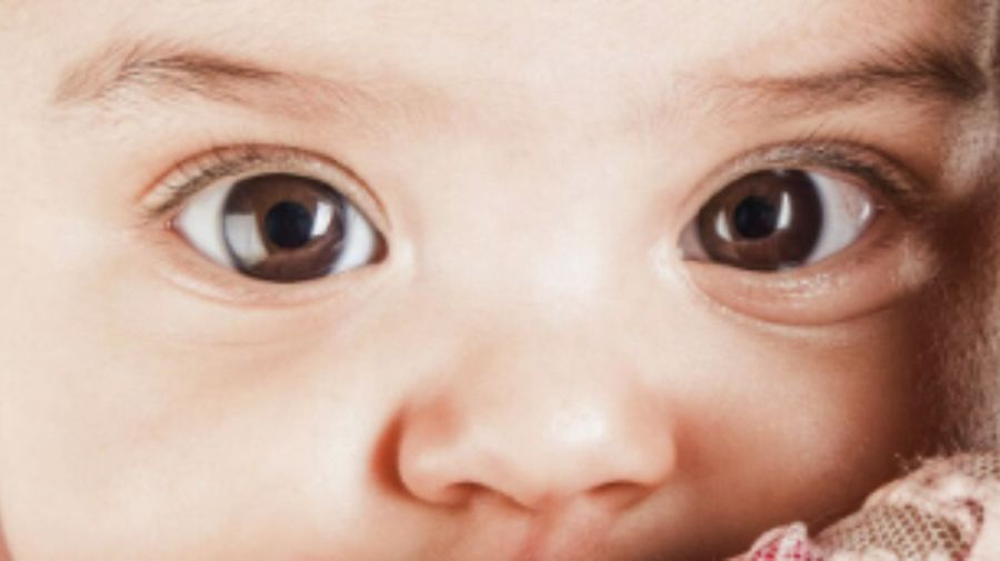 Ojos de un niño pequeño