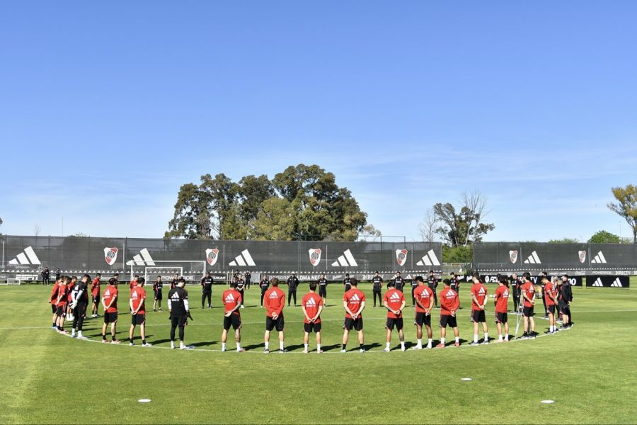 River Plate homenajeó a Miguel Ángel Russo