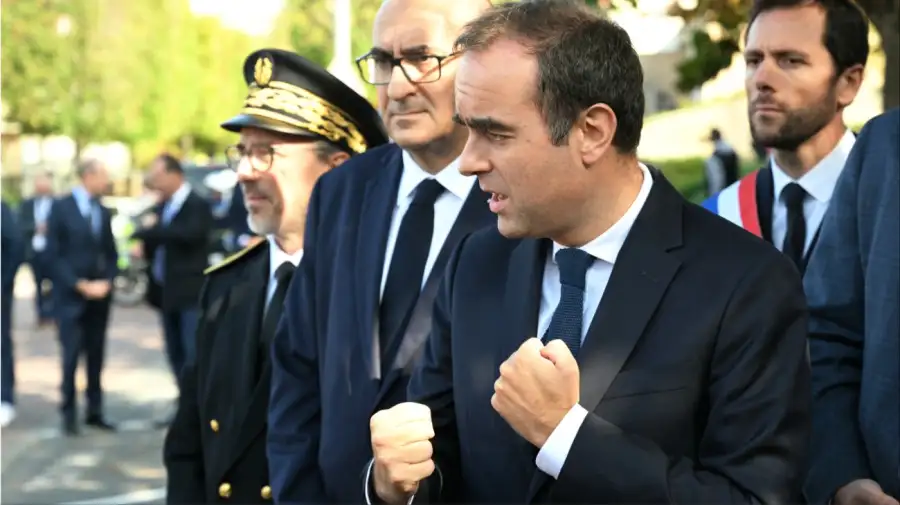 Macron lanzó su segundo gobierno en una semana de perfil técnico en busca de estabilidad institucional