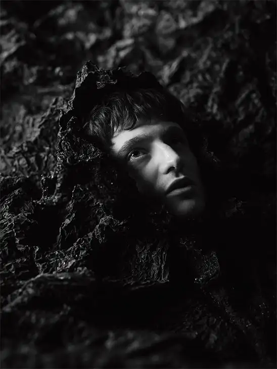 Dillom lleva su universo musical a un libro 14102025