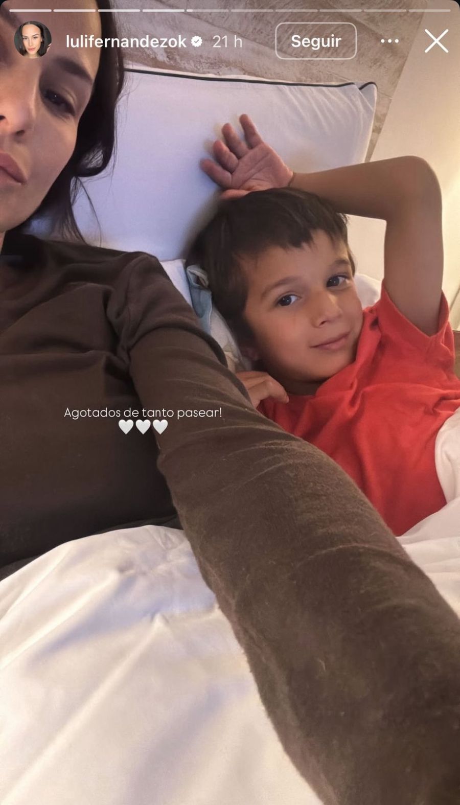 Luli Fernández con su hijo, Indalecio
