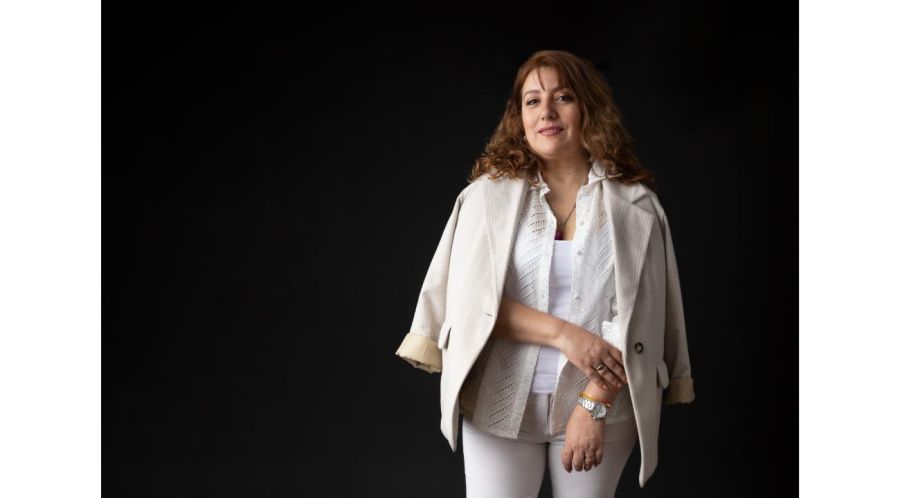 Carina Mendoza: “Cada persona merece una terapia única, diseñada para su alma”
