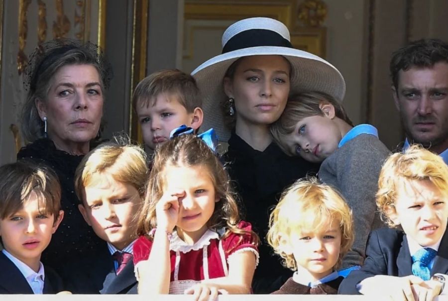 Carolina de Mónaco junto a sus hijos y nietos