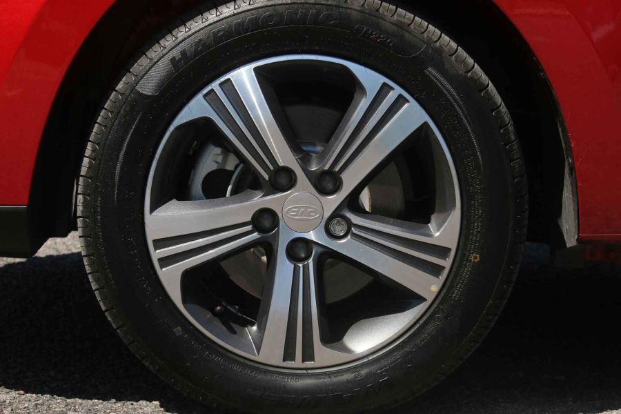 Manejamos el nuevo JAC S2: El tiempo pasa...