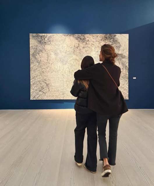 Juliana Awada en total black