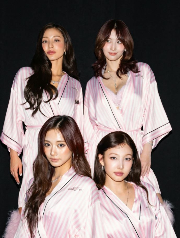 Nayeon, Jihyo, Tzuyu y Momo de TWICE en el Victoria's Secret Fashion Show 2025