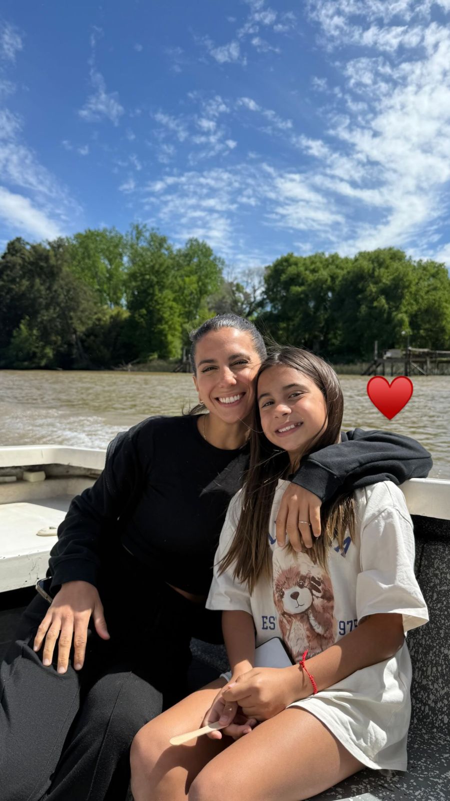 Cinthia Fernández y sus hijas
