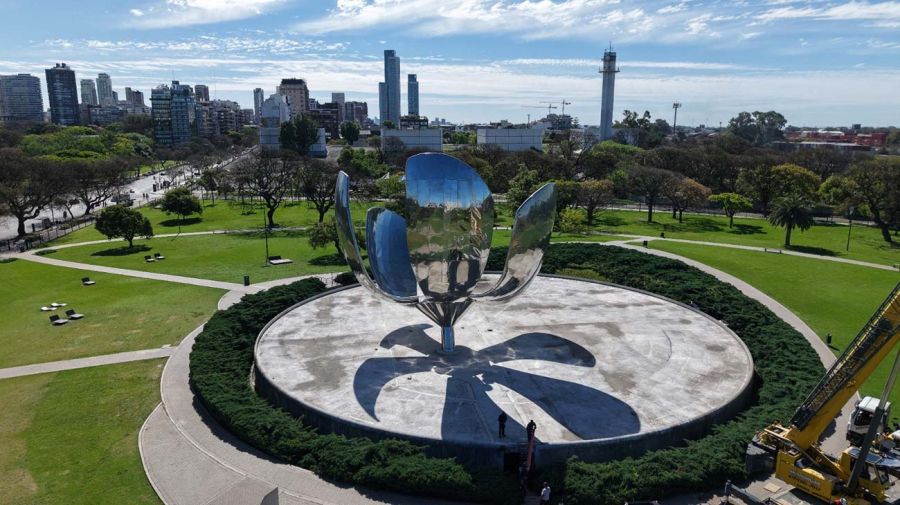  Inició la etapa final de la restauración de la Floralis 20102025
