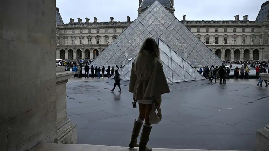 Francia Museo Louvre 21102025