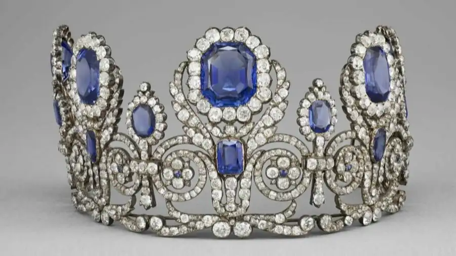 Las joyas de la corona robadas del Museo del Louvre de París 20251020