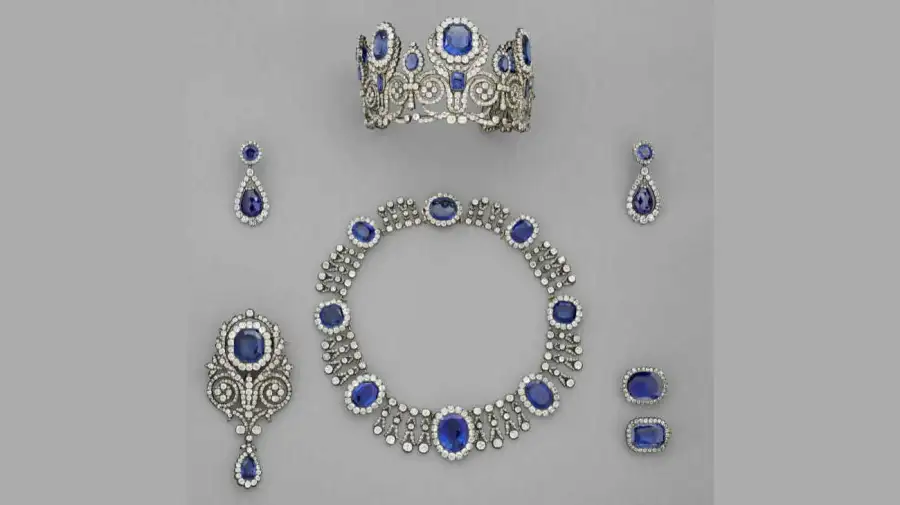 Las joyas de la corona robadas del Museo del Louvre de París 20251020