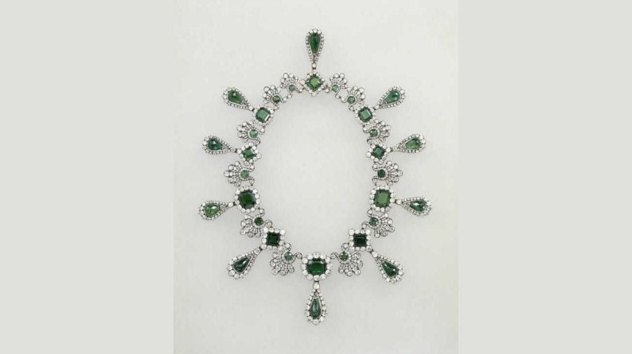 Las joyas de la corona robadas del Museo del Louvre de París 20251020