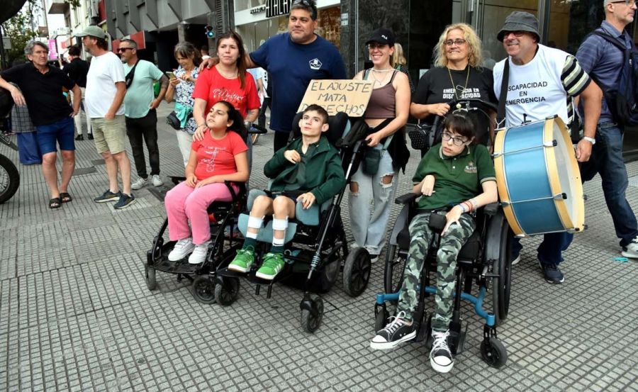 Marcha Discapacidad y Garrahan 22102025
