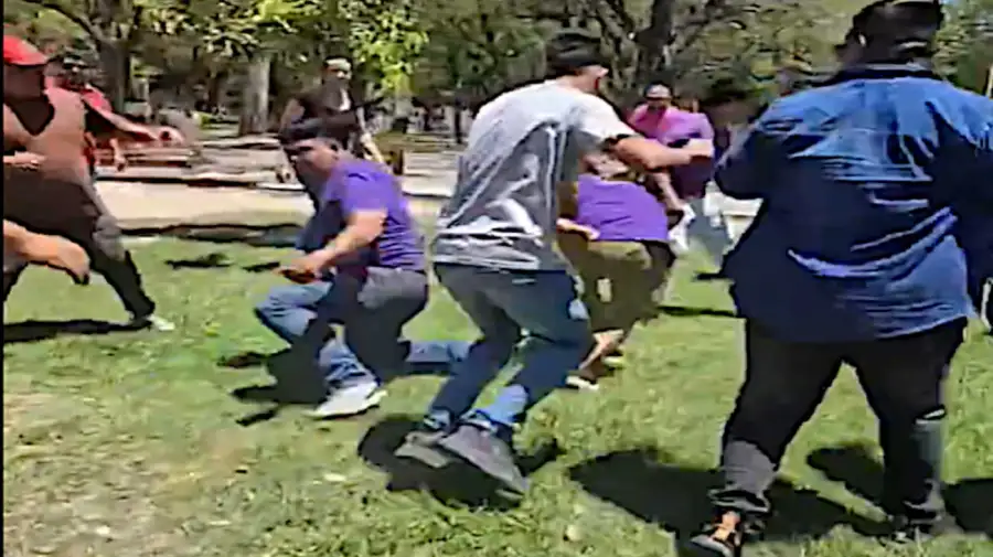 Pelea entre militantes del Peronismo y Libertarios 20251022