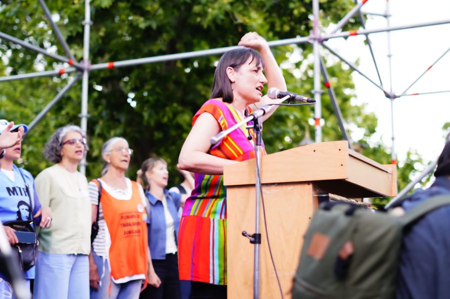 Romina del Pla en el acto de cierre de campaña del Frente de Izquierda