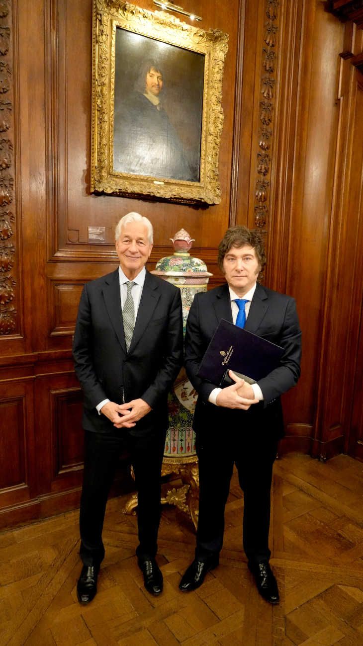 Javier Milei con autoridades de JP Morgan 20251024