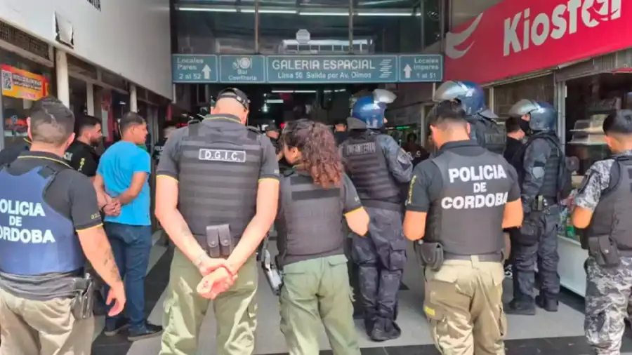 Operativo en Galeria Espacial