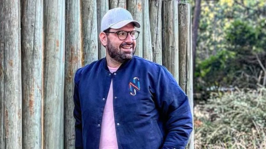 Así es la moderna casa de Damián Betular: minimalista y con una particular colección