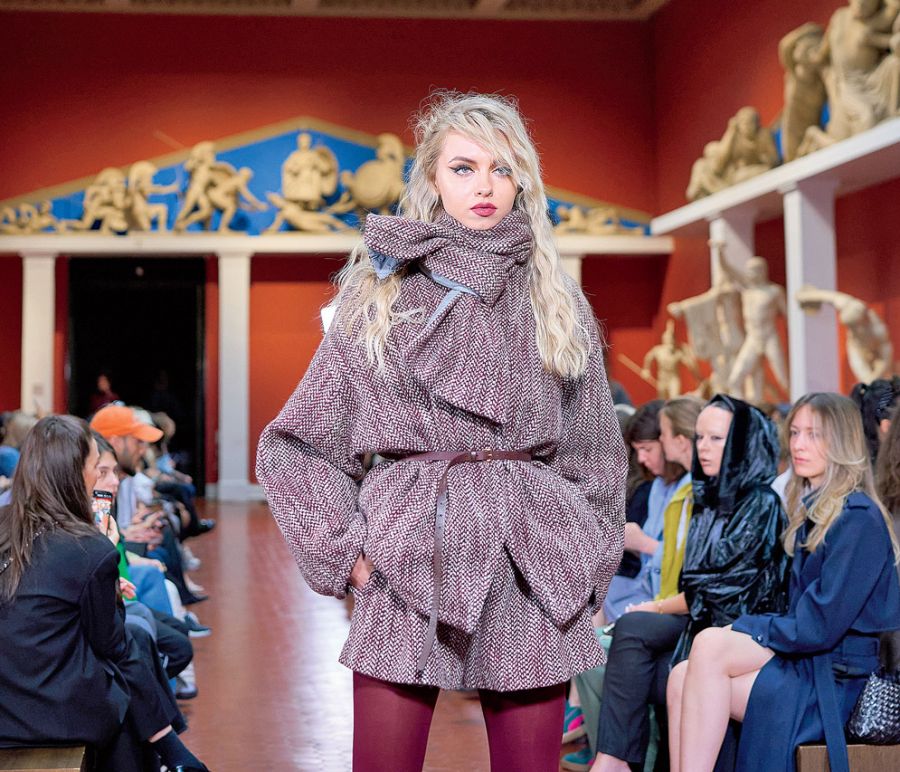 Fashion Moscu Brics 25