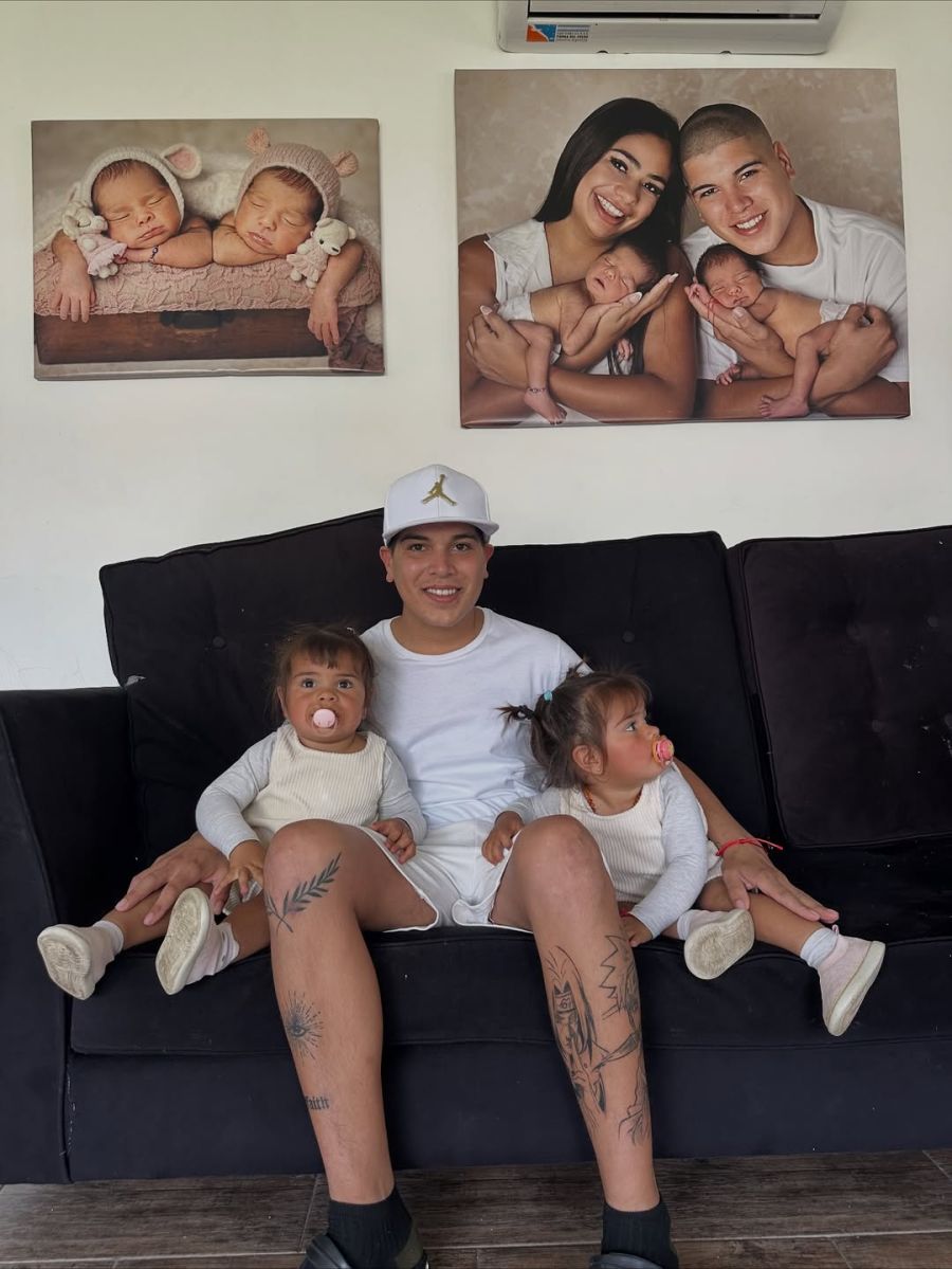 Thiago Medina y sus hijas