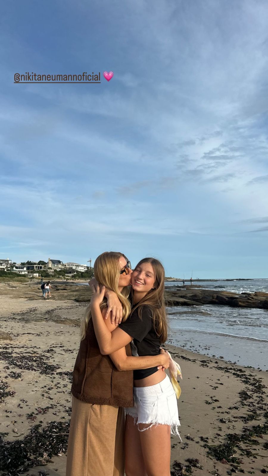 Nicole Neumann, Allegra Cubero