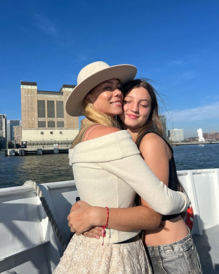 Nicole Neumann, Allegra Cubero