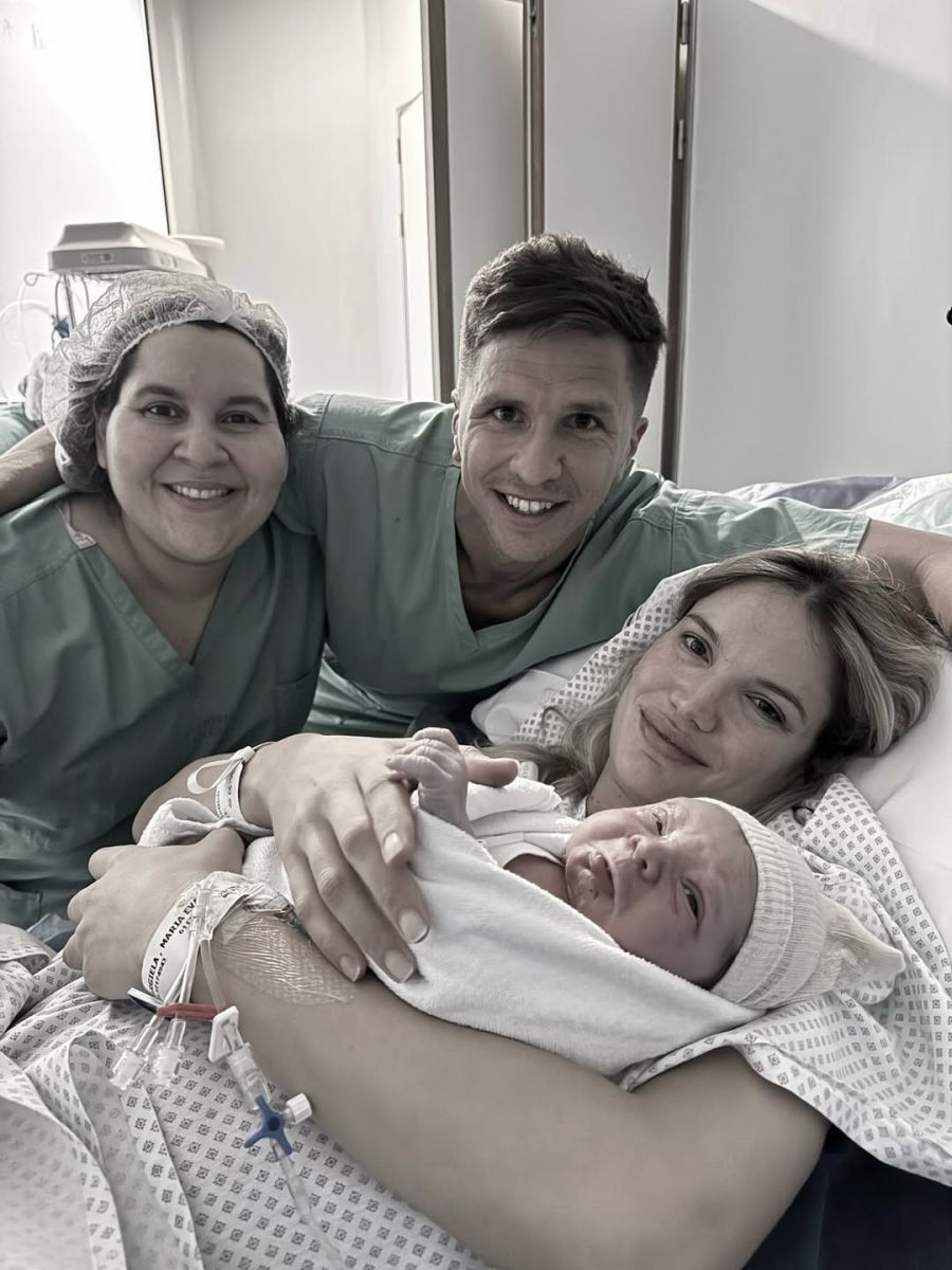 Eva Bargelia y su hijo