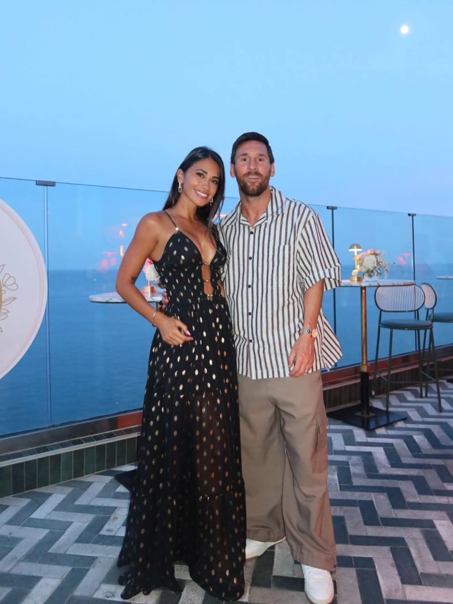 Adiós al negro clásico: Antonela Roccuzzo y Lionel Messi marcan la nueva tendencia de pareja con looks coordinados