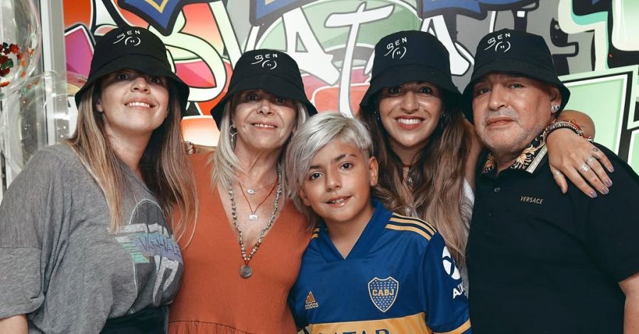 Claudia Villafañe, Diego Maradona y sus hijos