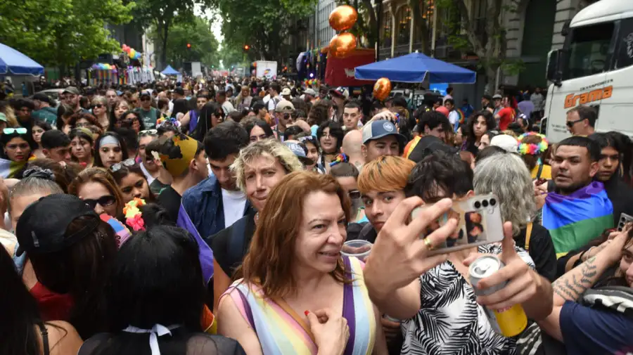 Marcha del orgullo 01112025