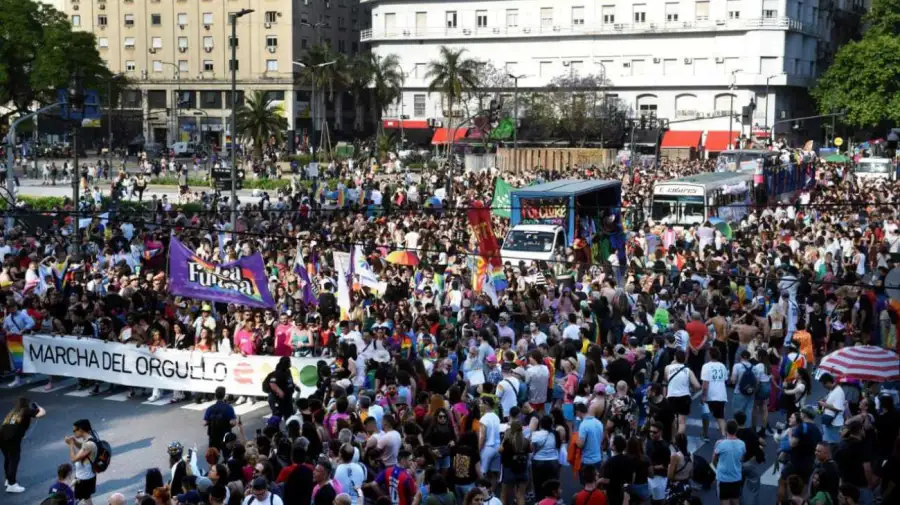 Marcha del orgullo 01112025