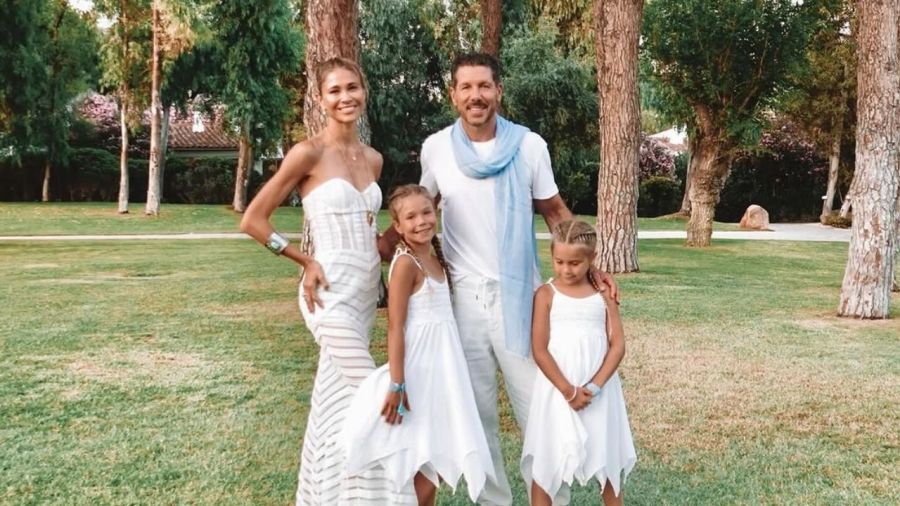 Cholo Simeone y sus hijas