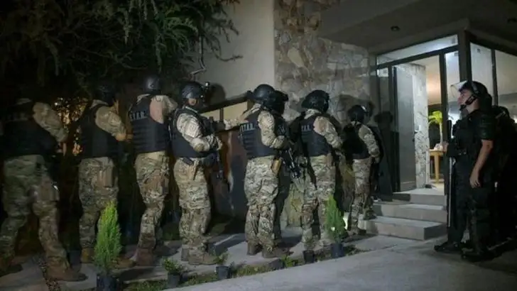 Operativo por Fito Macías