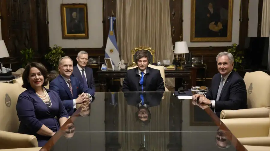 Javier Milei y Peter Lamelas 20251104