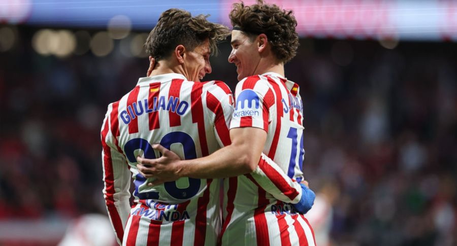 Julián Álvarez y Giuliano Simeone