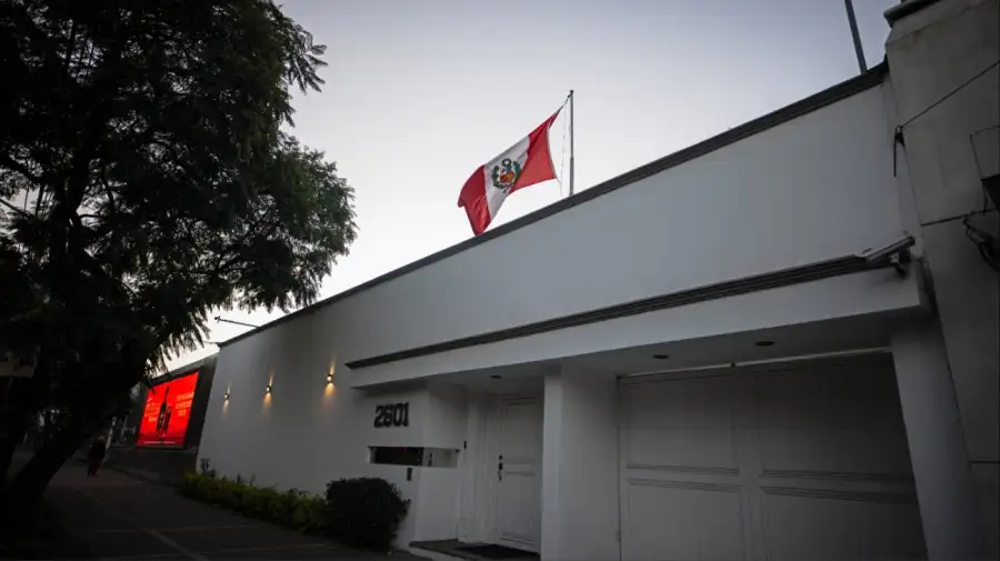 Perú rompe relaciones diplomáticas con México