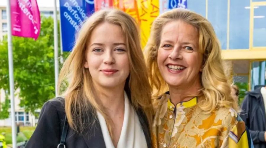 Las hijas de Mabel y Friso: cómo crecen lejos de los flashes pero dentro de la historia