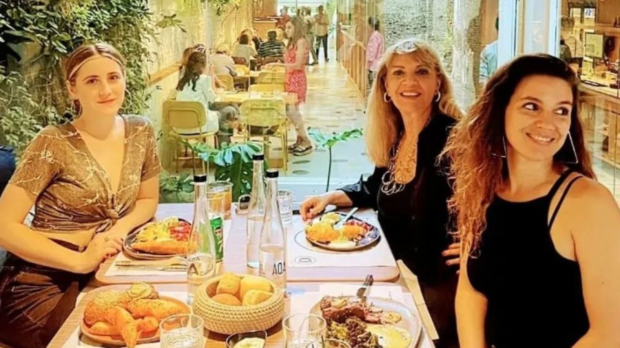 Sayi, la única nieta de Teté Coustarot