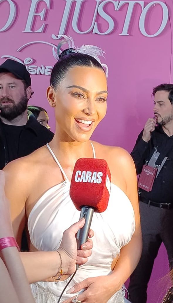 Kim Kardashian, Naomi Watts, Sarah Paulson y Niecy Nash en Brasil: ficción, moda y glamour