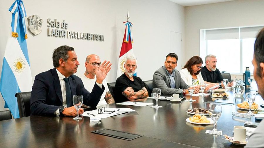 Legislatura junto a organizadores de Eventos