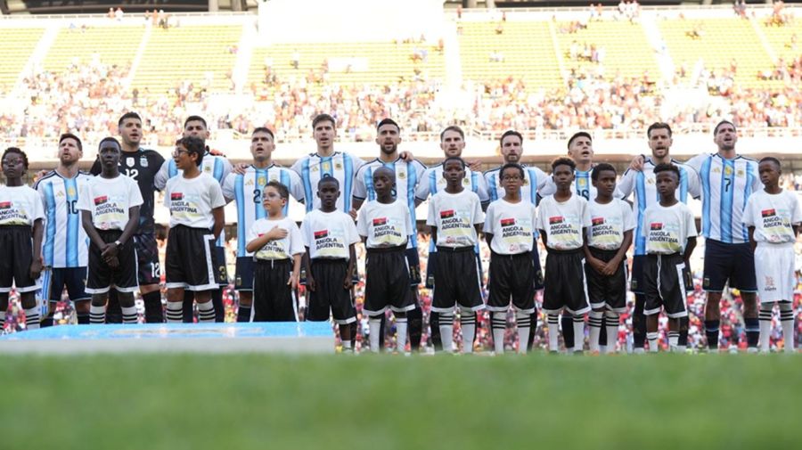 La Selección Argentina se presentó en Angola