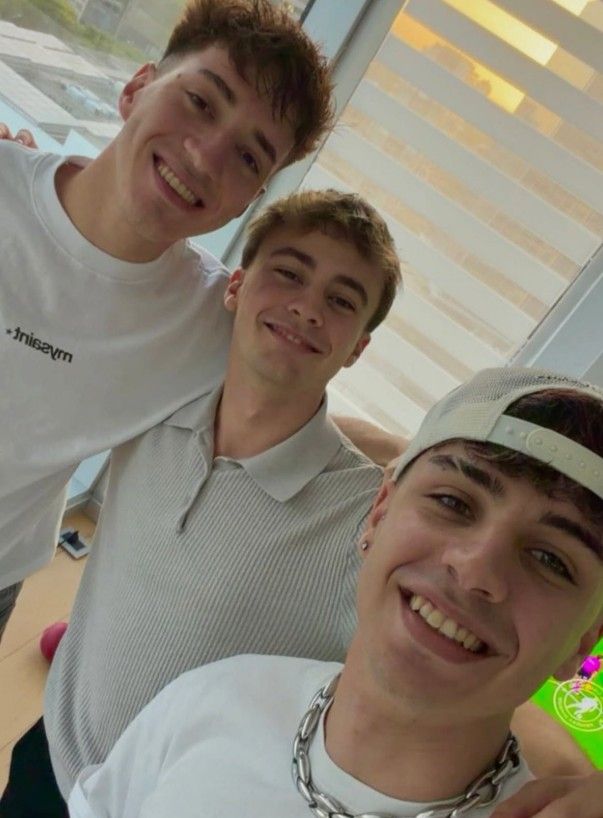 Moski, Mernuel y Bauletti